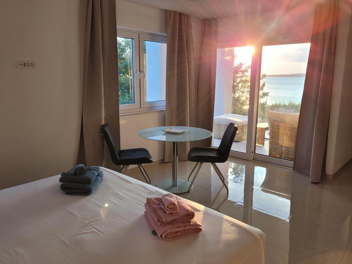 Aparthotel Dalmacija プリヴラカ エクステリア 写真